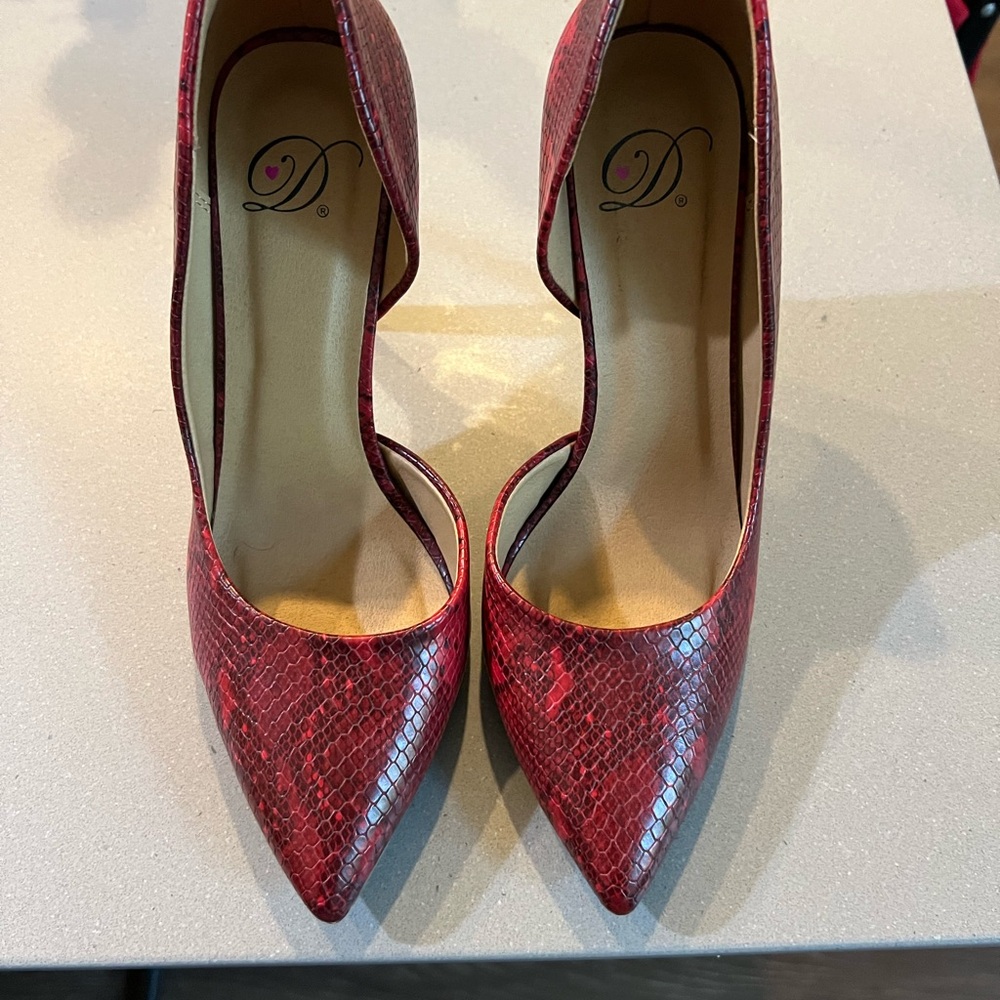 Red Snakeskin Pattern Women's Heels